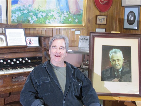 Beau Bridges and Brooke Shields visit the museum in 2016